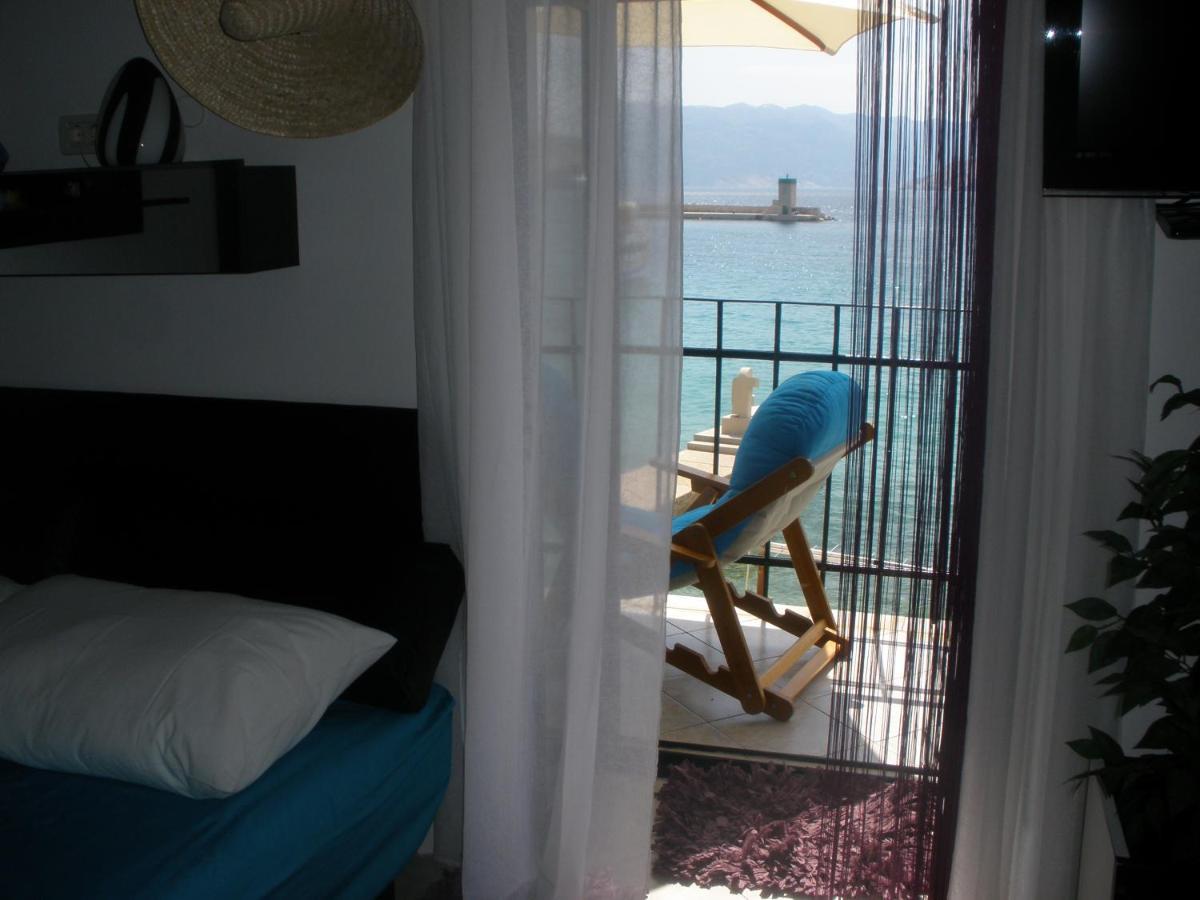 Baska Apartment-Studio Fiorino Buitenkant foto